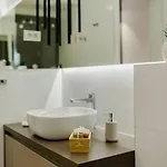 Front Maal, Private & Parking Apartment