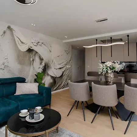 Apartment Front Maal, Private & Parking *